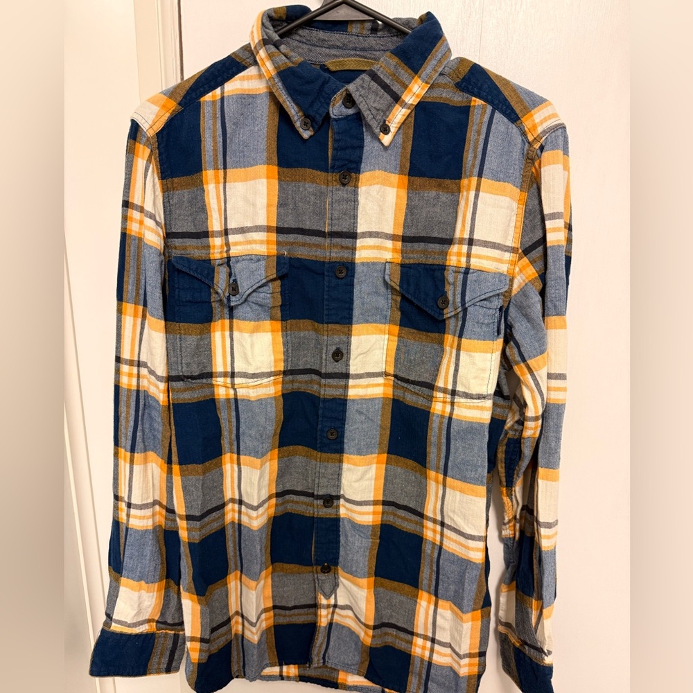 Woolrich men’s flannel button down size medium blue and yellow